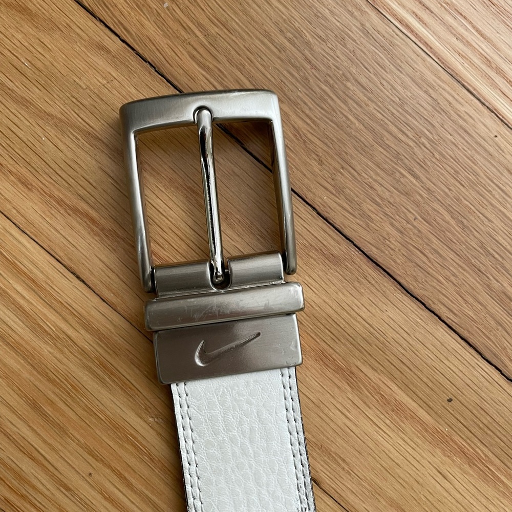 NIKE White/Black Reversible